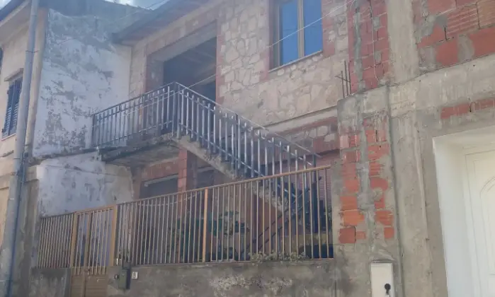 Rexer-San-Basilio-Vendesi-casa-indipendente-con-due-appartamenti-a-SAN-BASILIO-ALTRO