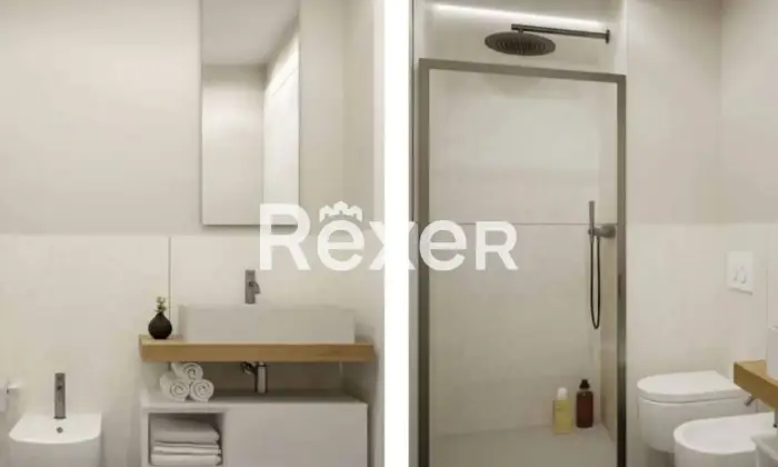 Rexer-SANREMO-Trilocale-ultimo-piano-con-box-Bagno