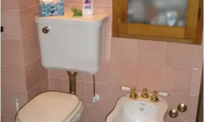 Rexer-Uzzano-Casa-di-paese-in-vendita-in-via-A-Bardelli-Uzzano-Bagno
