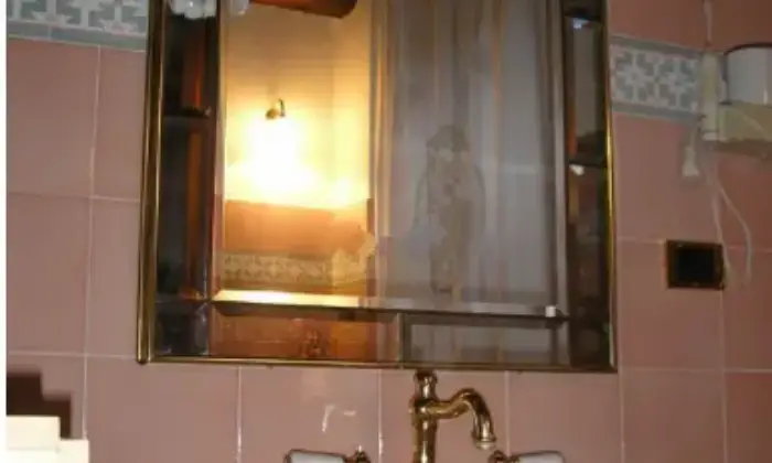 Rexer-Uzzano-Casa-di-paese-in-vendita-in-via-A-Bardelli-Uzzano-Bagno