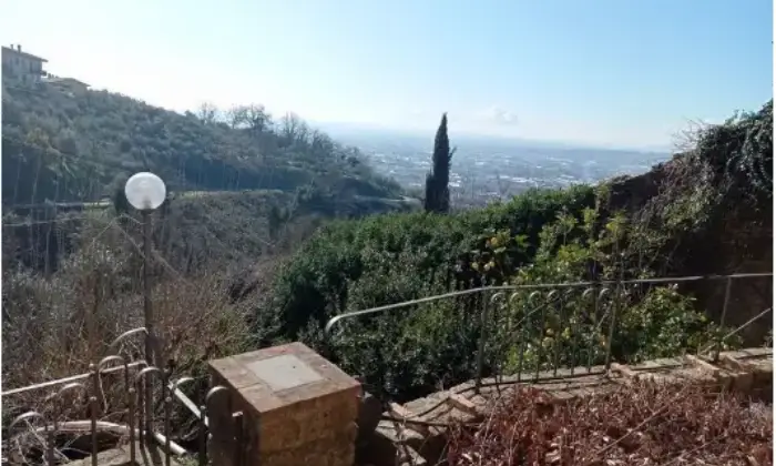 Rexer-Uzzano-Casa-di-paese-in-vendita-in-via-A-Bardelli-Uzzano-Terrazzo
