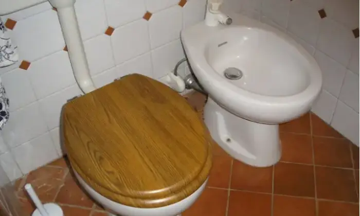 Rexer-Uzzano-Casa-di-paese-in-vendita-in-via-A-Bardelli-Uzzano-Bagno