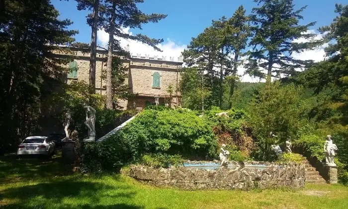 Rexer-Alto-Reno-Terme-Incantevole-ed-esclusivo-Castello-tra-le-nuvole-Giardino