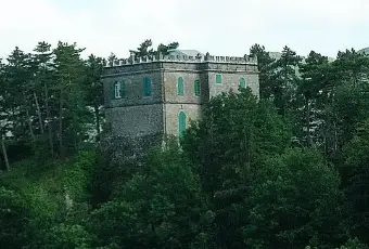 Rexer-Alto-Reno-Terme-Incantevole-ed-esclusivo-Castello-tra-le-nuvole-Giardino