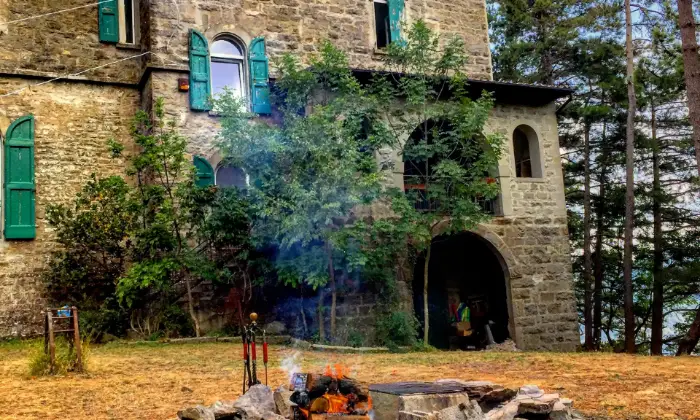 Rexer-Alto-Reno-Terme-Incantevole-ed-esclusivo-Castello-tra-le-nuvole-Giardino
