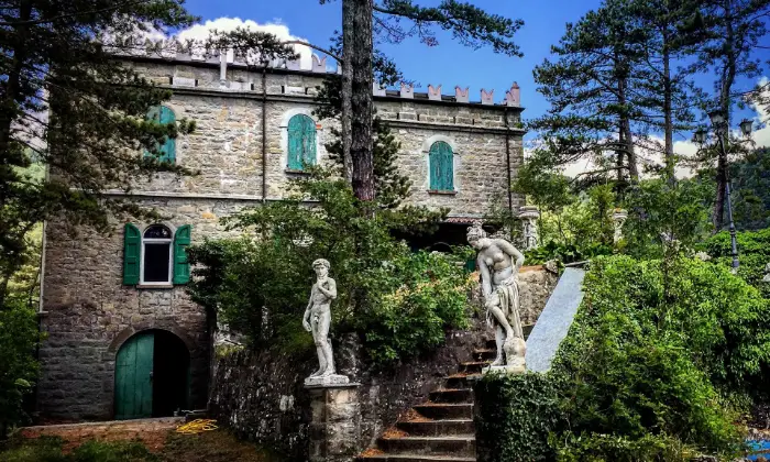 Rexer-Alto-Reno-Terme-Incantevole-ed-esclusivo-Castello-tra-le-nuvole-Giardino