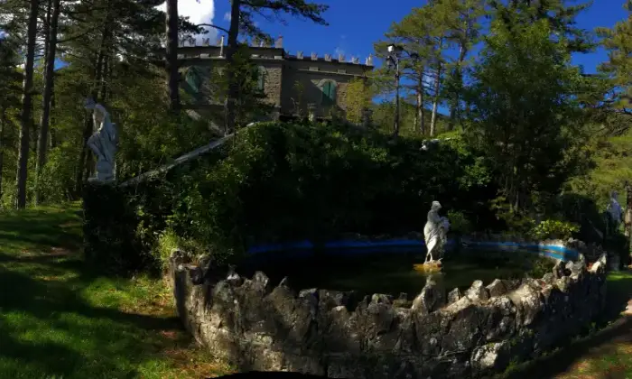 Rexer-Alto-Reno-Terme-Incantevole-ed-esclusivo-Castello-tra-le-nuvole-Giardino