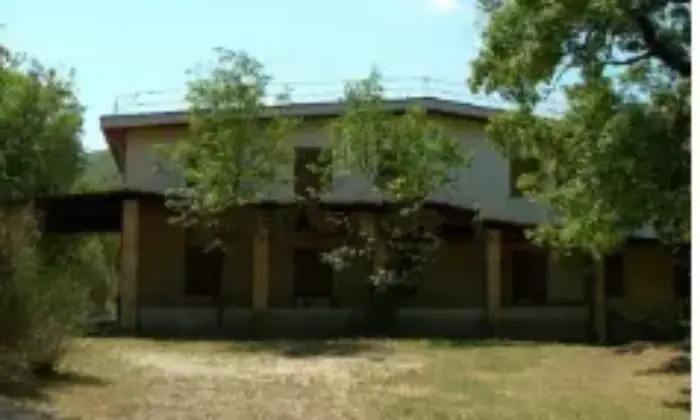 Rexer-Fabriano-Villa-in-vendita-a-Piano-Giardino