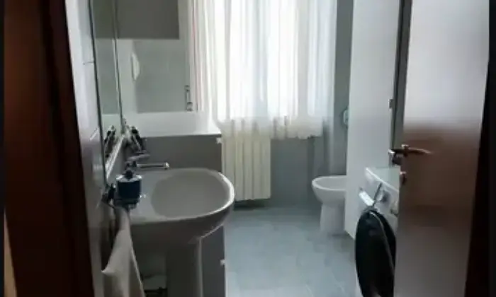 Rexer-Massa-dAlbe-Vendesi-appartamento-in-Via-Piersanti-Mattarella-a-MASSA-DALBE-Bagno