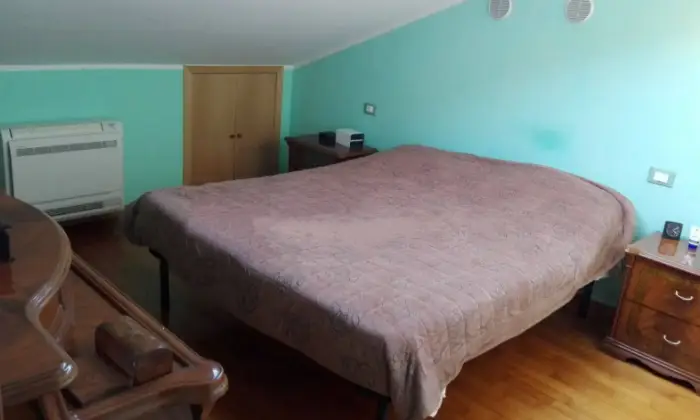 Rexer-Toirano-Mansarda-in-vendita-in-largo-Sgorini-Centro-Toirano-CAMERA-DA-LETTO