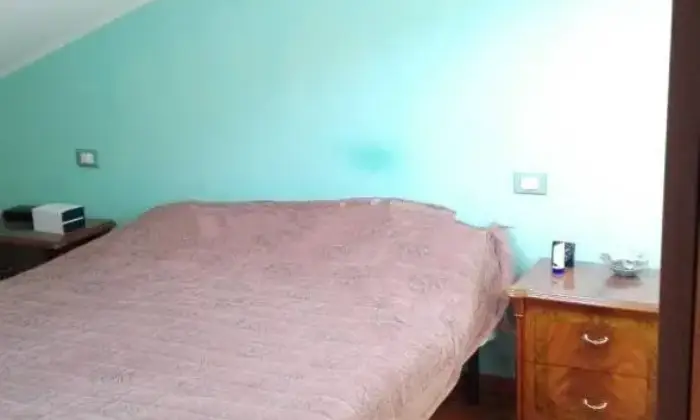 Rexer-Toirano-Mansarda-in-vendita-in-largo-Sgorini-Centro-Toirano-CAMERA-DA-LETTO