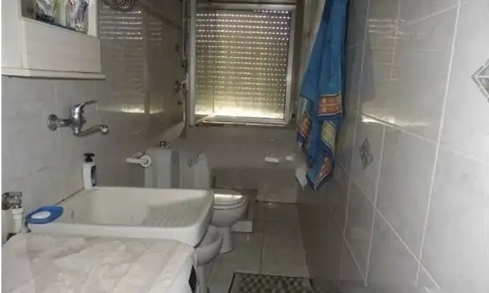 Rexer-Lentini-Vendesi-appartamento-in-Via-Antonello-da-Messina-a-Lentini-Bagno