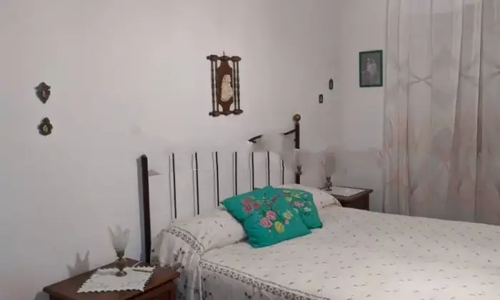 Rexer-Filignano-Vendesi-appartamento-in-Piazza-Municipio-a-Filignano-CameraDaLetto