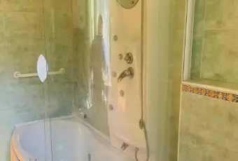 Rexer-Porto-Valtravaglia-APPARTAMENTO-A-MINUTI-DAL-LAGO-Bagno