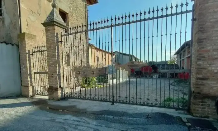 Rexer-Lonato-del-Garda-Vendesi-Rustico-via-Giorgio-Morandi-Esenta-Lonato-del-Garda-Terrazzo