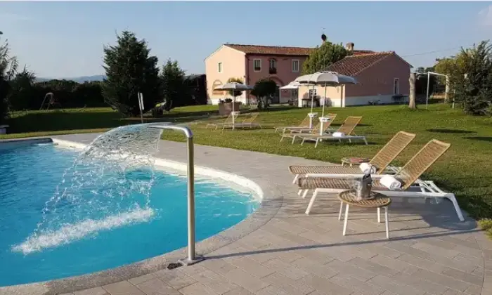 Rexer-Altopascio-Casale-in-vendita-in-via-delle-Spianate-ad-Altopascio-Terrazzo