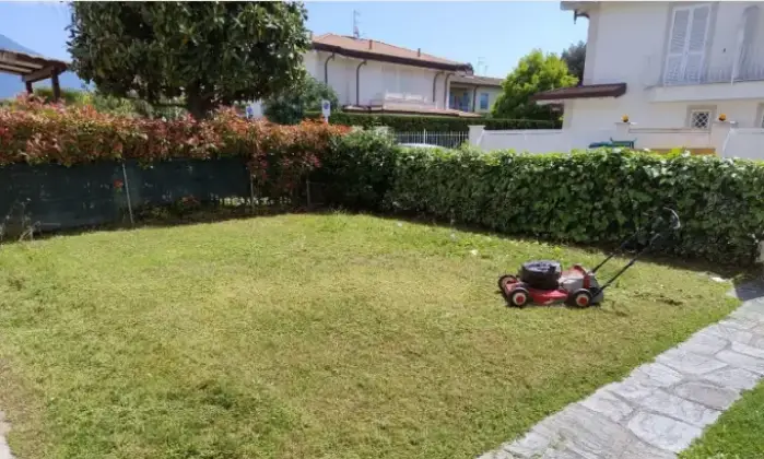 Rexer-Pietrasanta-Bifamiliare-in-vendita-in-via-Eritrea-a-Pietrasanta-Giardino
