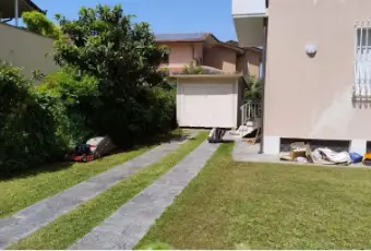 Rexer-Pietrasanta-Bifamiliare-in-vendita-in-via-Eritrea-a-Pietrasanta-Giardino