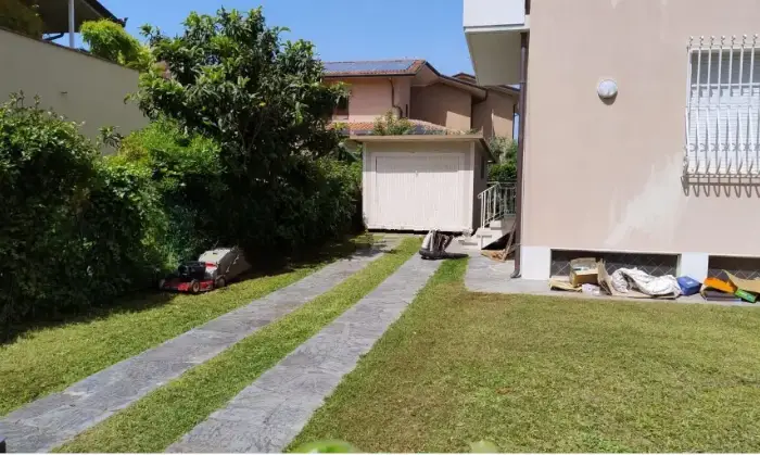Rexer-Pietrasanta-Bifamiliare-in-vendita-in-via-Eritrea-a-Pietrasanta-Giardino