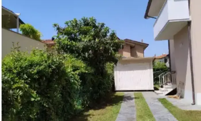 Rexer-Pietrasanta-Bifamiliare-in-vendita-in-via-Eritrea-a-Pietrasanta-Giardino