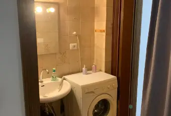 Rexer-Brindisi-LOCALE-COMMERCIALE-DI-MQ-CON-WC-VETRINA-DOPPIA-SERRANDA-Bagno