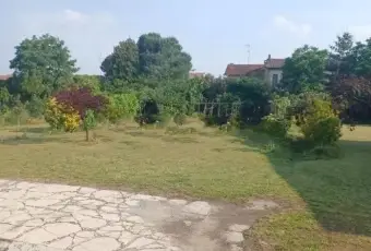 Rexer-Confienza-Vendesi-Cascina-vicolo-Enrico-Toti-Confienza-Giardino