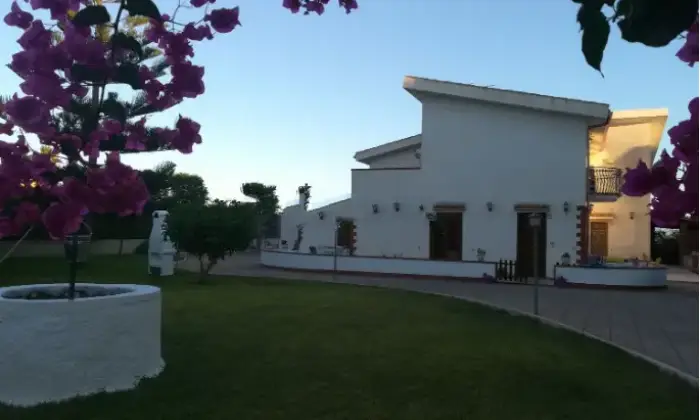 Rexer-Siracusa-Villa-in-vendita-con-terreno-in-condivisione-Giardino