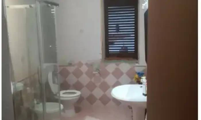 Rexer-Siracusa-Villa-in-vendita-con-terreno-in-condivisione-Bagno
