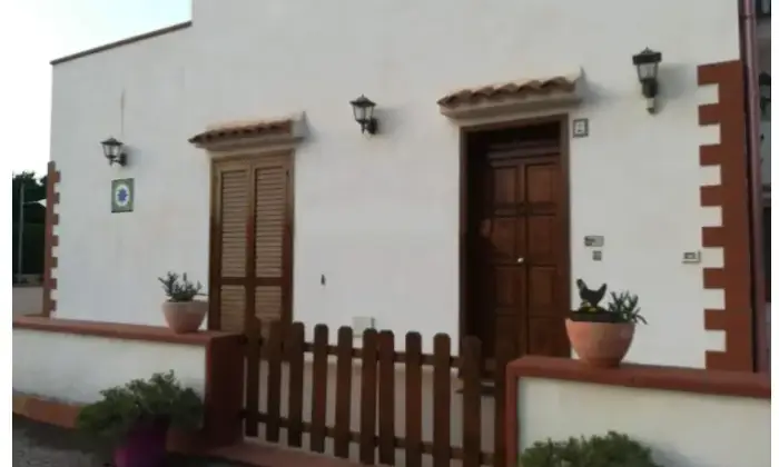 Rexer-Siracusa-Villa-in-vendita-con-terreno-in-condivisione-Altro