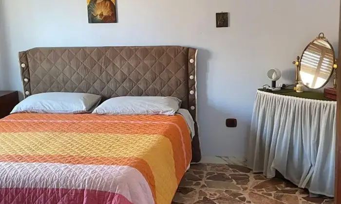 Rexer-Crotone-Appartamento-in-vendita-in-via-Vittorio-Veneto-a-Crotone-CameraDaLetto