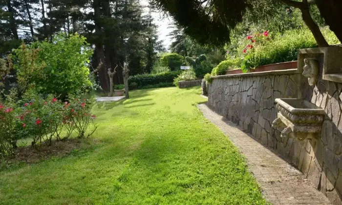 Rexer-Dicomano-Villa-unifamiliare-sulle-colline-di-Dicomano-Giardino