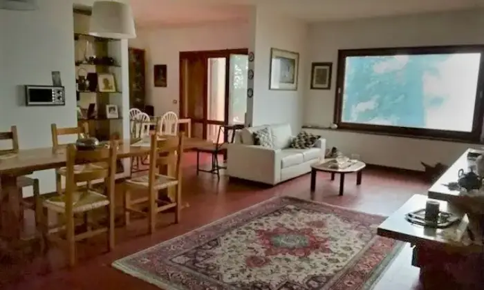 Rexer-Dicomano-Villa-unifamiliare-sulle-colline-di-Dicomano-Salone