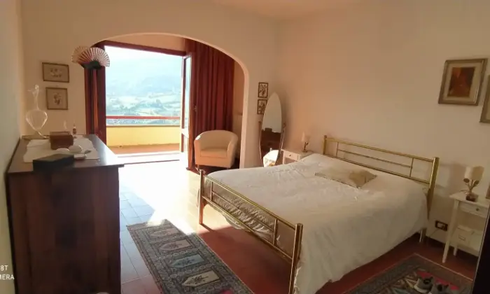 Rexer-Dicomano-Villa-unifamiliare-sulle-colline-di-Dicomano-CameraDaLetto