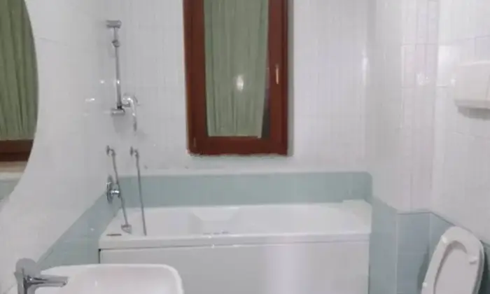 Rexer-Caserta-Appartamento-via-Andrea-Iannelli-Mezzano-Caserta-Bagno