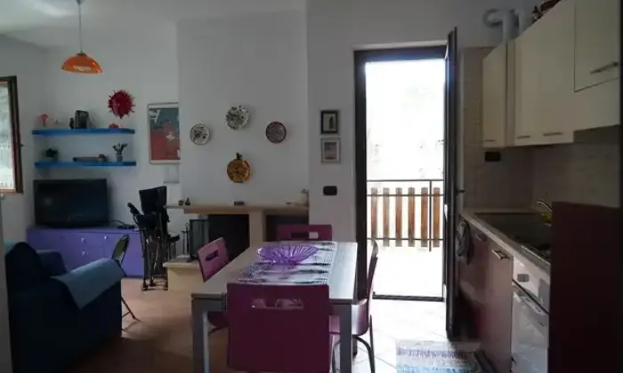 Rexer-Spezzano-della-Sila-Bilocale-in-vendita-in-via-Pietro-Mancini-a-Moccone-Cucina