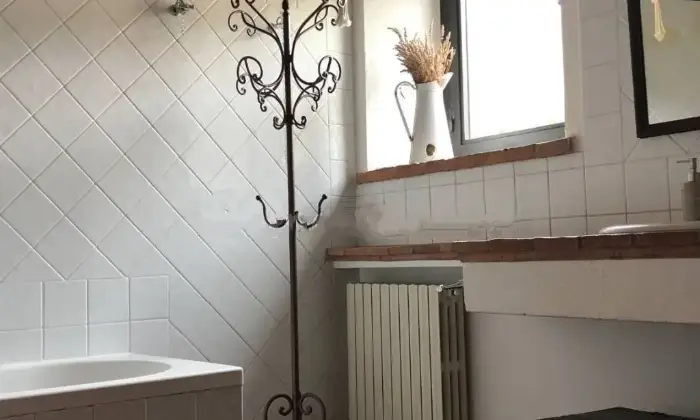 Rexer-Montaione-Rustico-in-vendita-in-via-Ribaldi-a-Montaione-Bagno