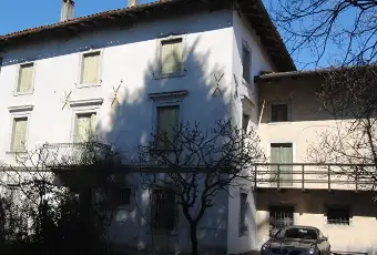 Rexer-Tarcento-Vendesi-Villa-d-epoca-a-Loneriacco-di-Tarcento-Esterno