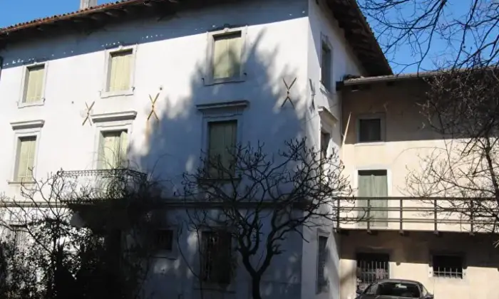 Rexer-Tarcento-Vendesi-Villa-d-epoca-a-Loneriacco-di-Tarcento-Esterno