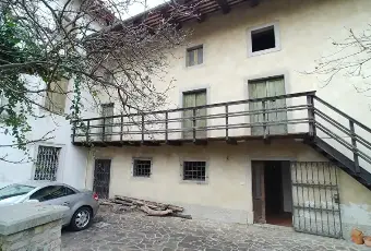 Rexer-Tarcento-Vendesi-Villa-d-epoca-a-Loneriacco-di-Tarcento-Ingresso