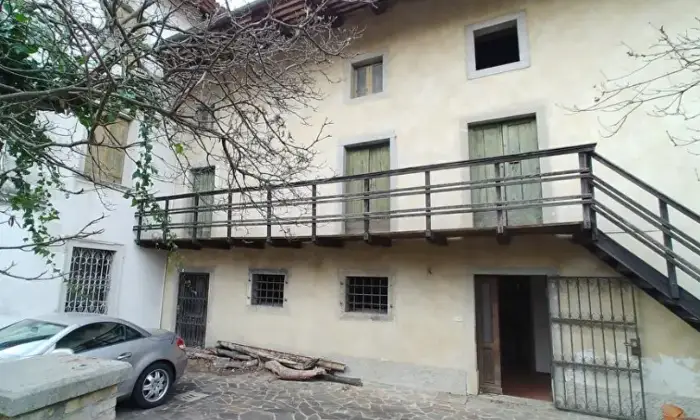 Rexer-Tarcento-Vendesi-Villa-d-epoca-a-Loneriacco-di-Tarcento-Ingresso