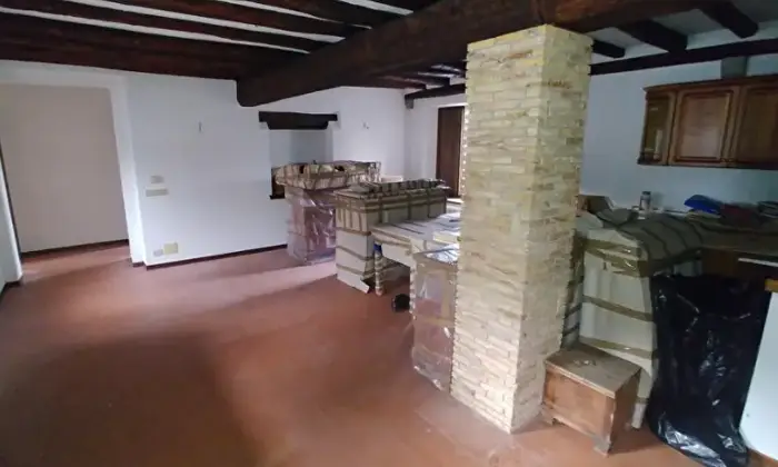 Rexer-Tarcento-Vendesi-Villa-d-epoca-a-Loneriacco-di-Tarcento-Sala-da-pranzo