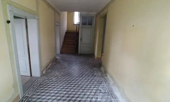 Rexer-Tarcento-Vendesi-Villa-d-epoca-a-Loneriacco-di-Tarcento-Corridoio