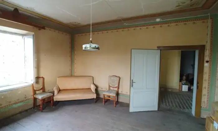 Rexer-Tarcento-Vendesi-Villa-d-epoca-a-Loneriacco-di-Tarcento-Sala