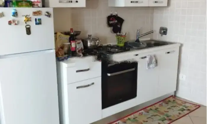 Rexer-Fiano-Romano-Vendesi-appartamento-in-Via-Venezia-a-Fiano-Romano-Cucina