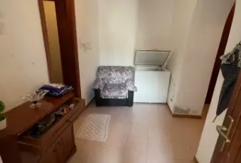 Rexer-Sangineto-Appartamento-due-livelli-vicino-Piazza-Caduti-abitabile-con-cantina-Cantina