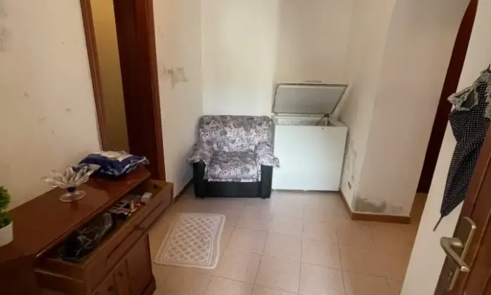 Rexer-Sangineto-Appartamento-due-livelli-vicino-Piazza-Caduti-abitabile-con-cantina-Cantina