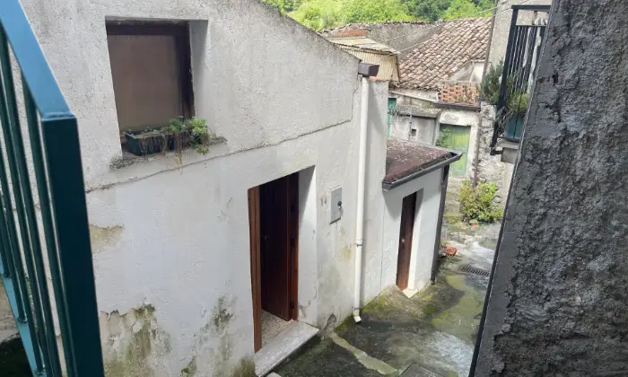 Rexer-Sangineto-Appartamento-due-livelli-vicino-Piazza-Caduti-abitabile-con-cantina-Altro