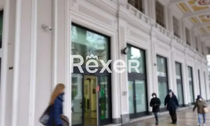 Rexer-GENOVA-Ex-filiale-bancaria-disposta-su-tre-livelli-in-palazzo-depoca-Altro