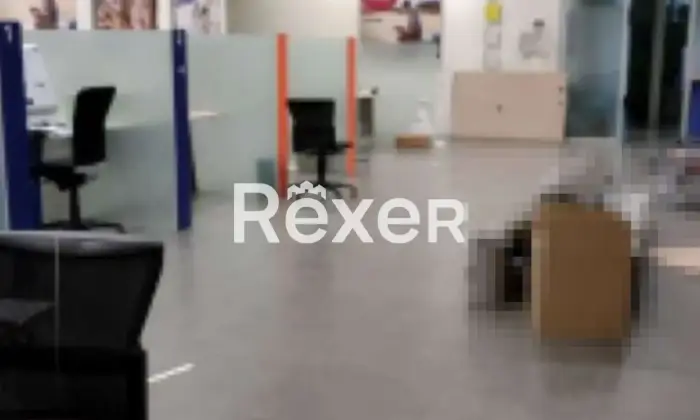 Rexer-GENOVA-Ex-filiale-bancaria-disposta-su-tre-livelli-in-palazzo-depoca-Altro