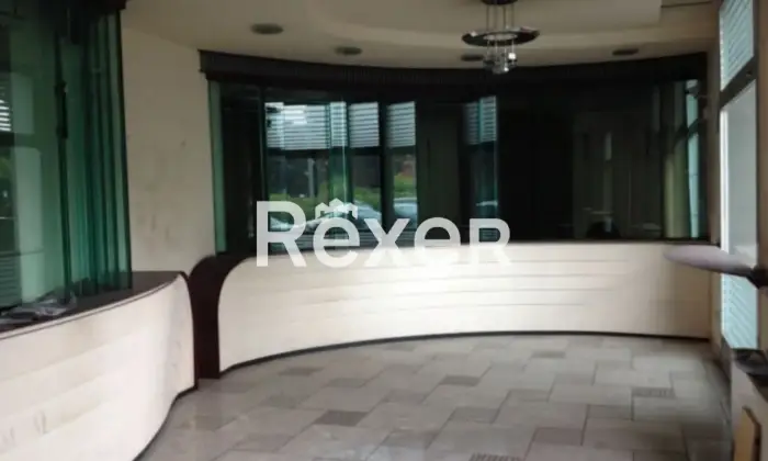 Rexer-MODENA-Modena-MO-Ex-filiale-bancaria-al-piano-terra-Altro